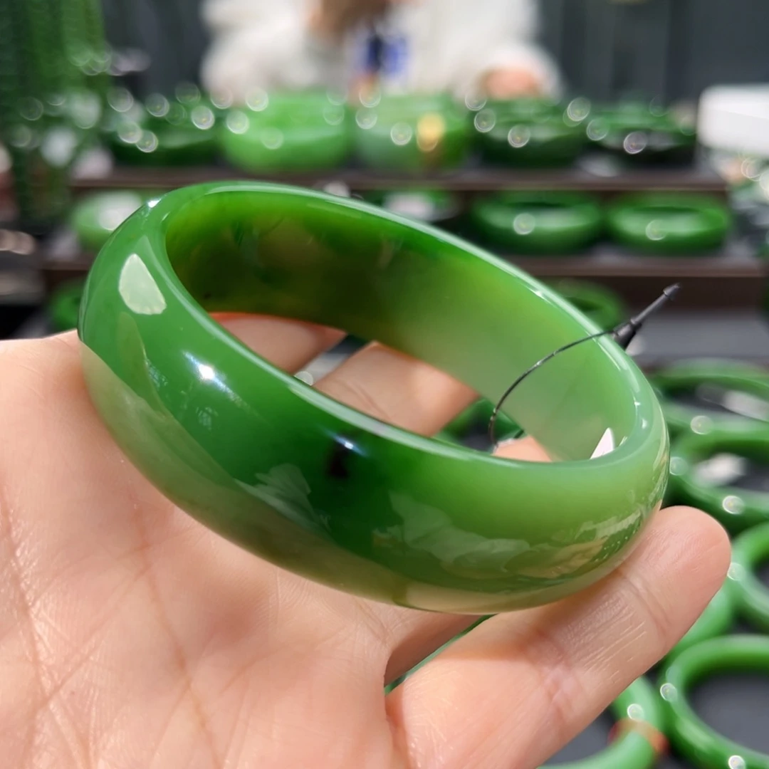 未镶嵌手镯和田玉（碧玉）