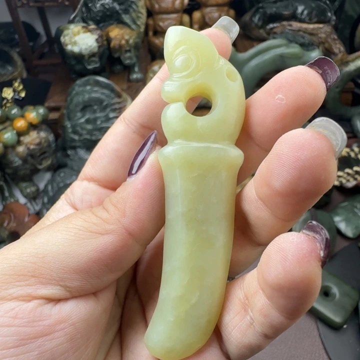 透闪石质玉未镶嵌珠宝奇石