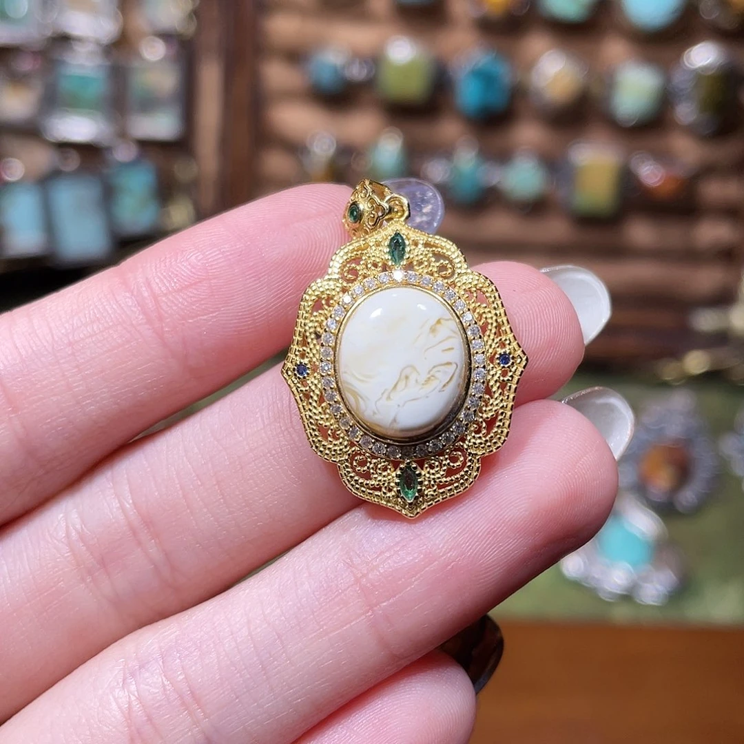 琥珀颈饰银S925镀金镶嵌