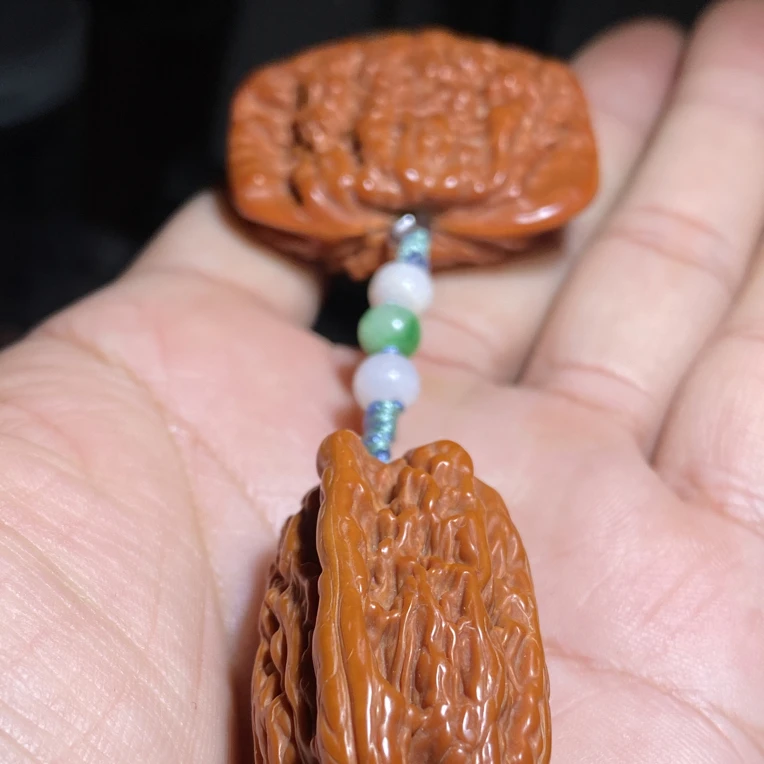 一物一图（014）：异形核桃矛盾文玩核桃盾宽44矛高42