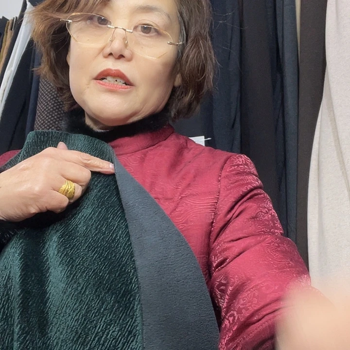 绿色新版条绒1.1米面料