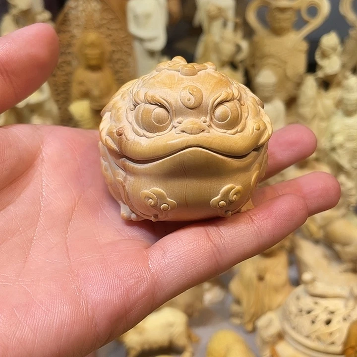 黄杨木小瑕疵三足金蟾