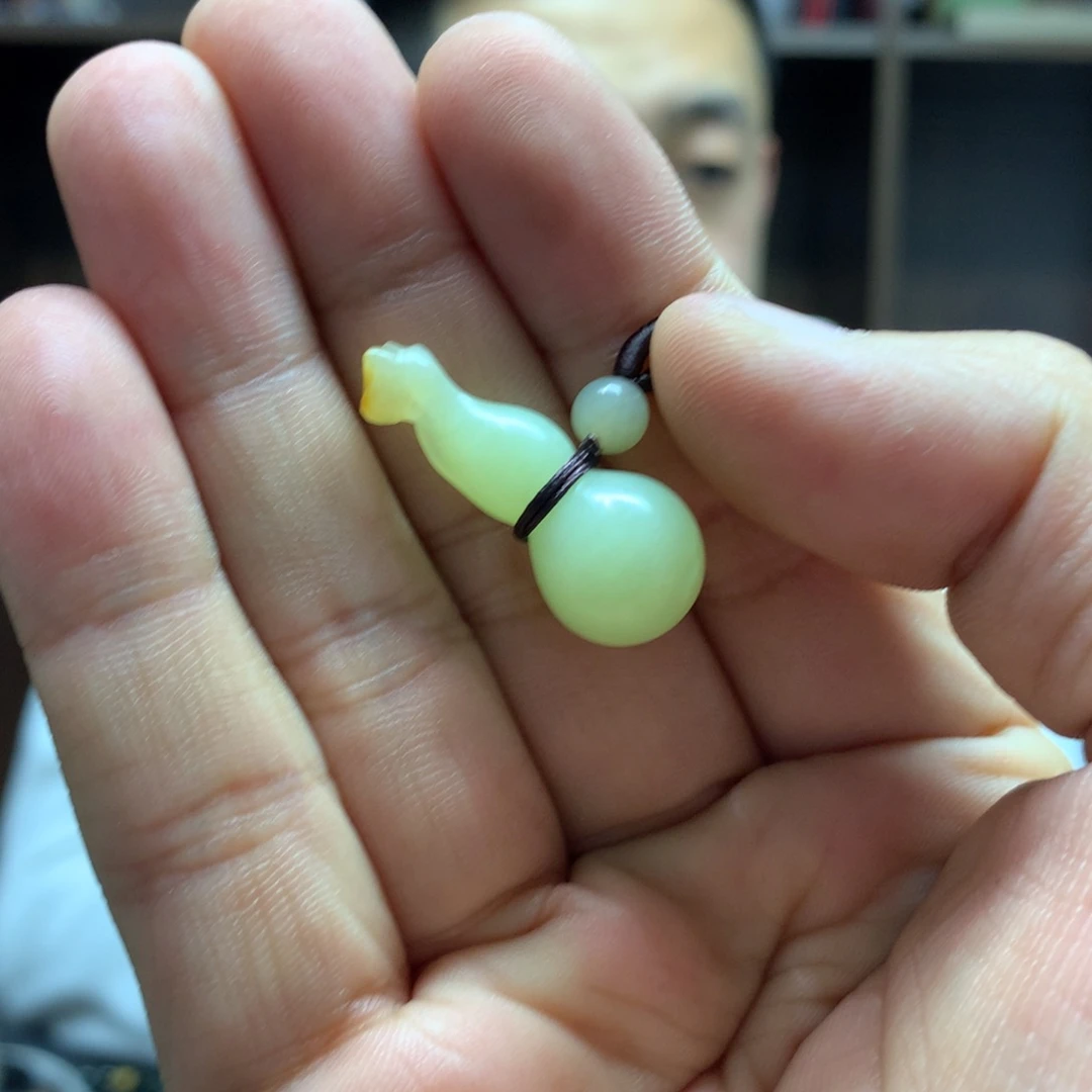 岫岩河磨玉（透闪石质玉）颈饰未镶嵌车