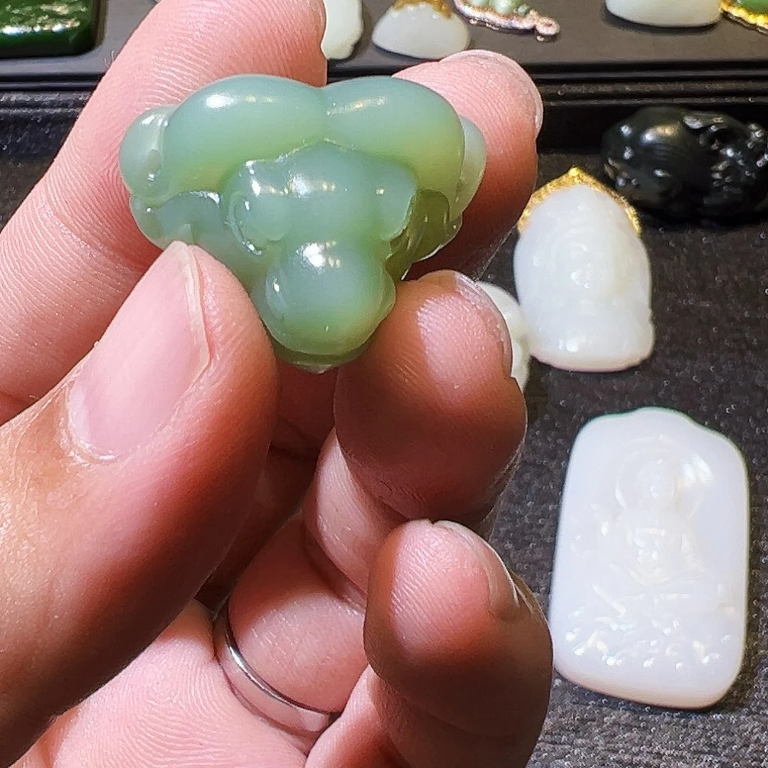 和田玉未镶嵌颈饰