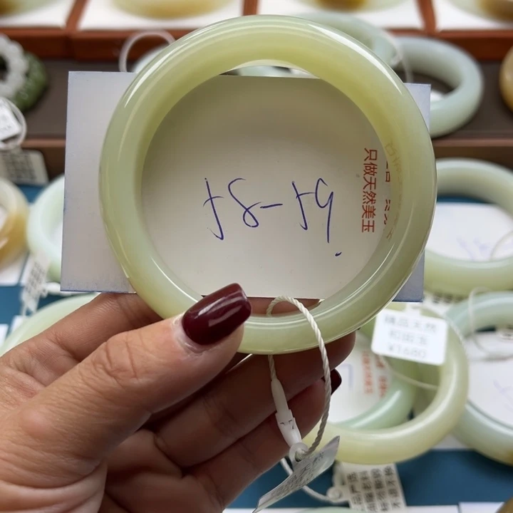 和田玉手镯未镶嵌心**兮