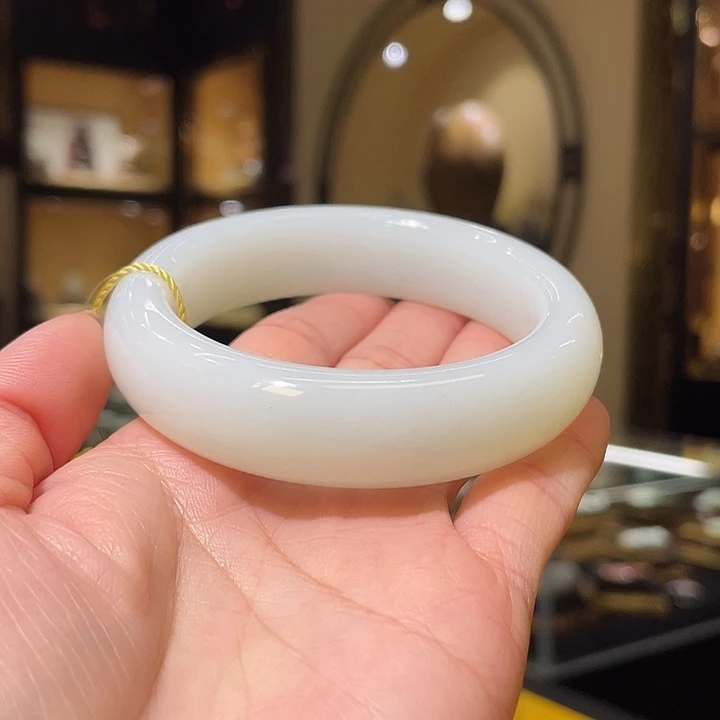 未镶嵌手镯和田玉56.8#89.96g