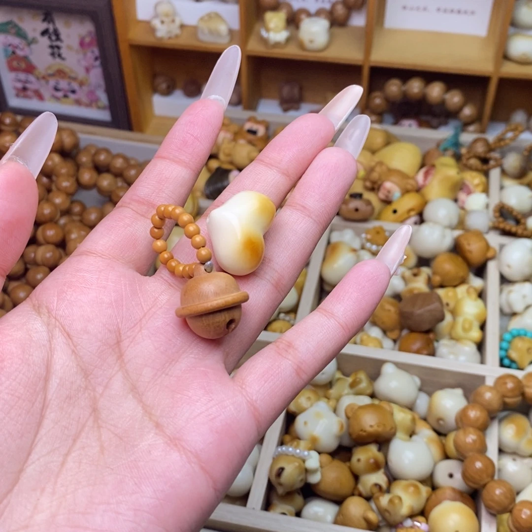 吊坠猴头核桃爱心铃铛滴流