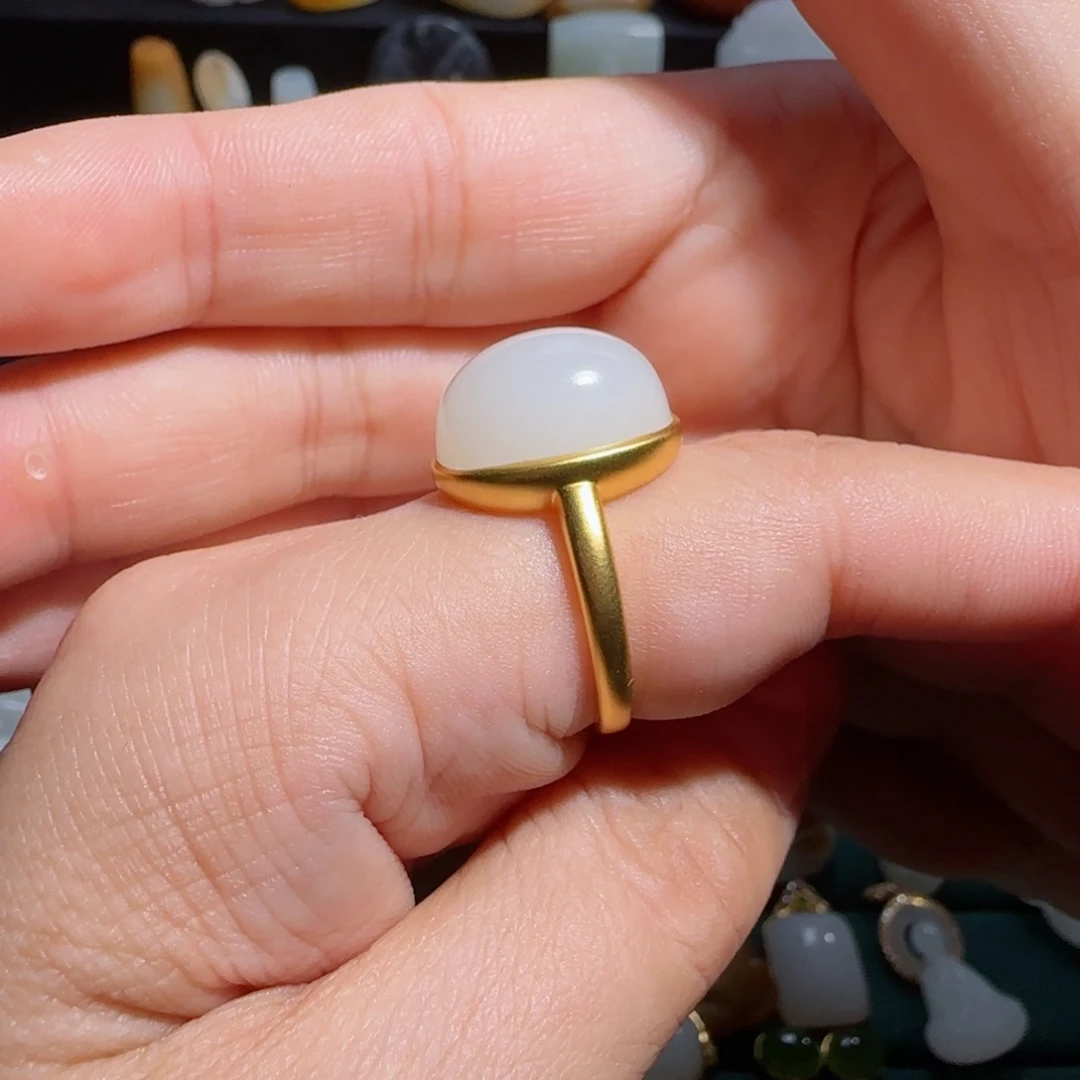 和田玉未镶嵌颈饰害****子