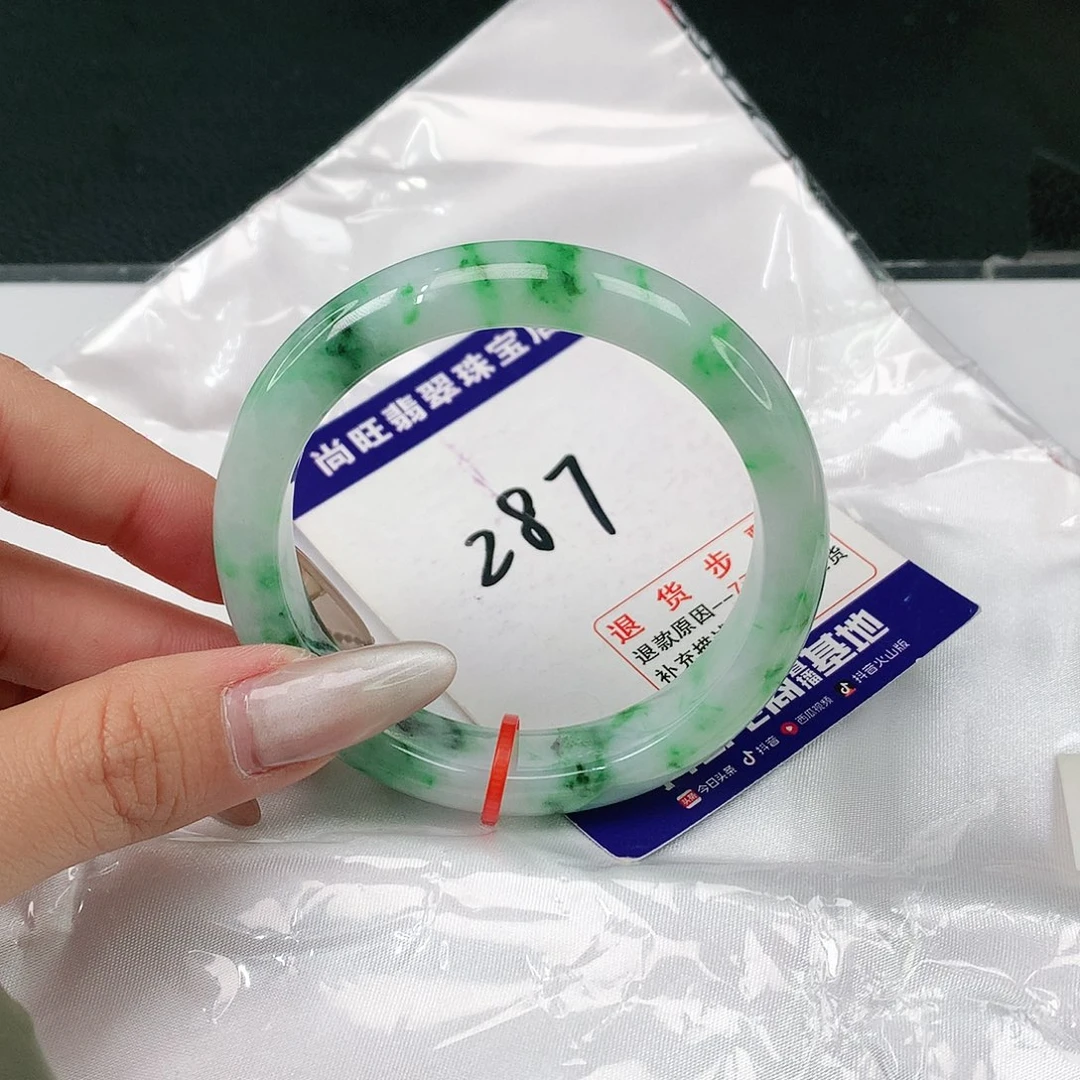 翡翠手镯未镶嵌翡翠12