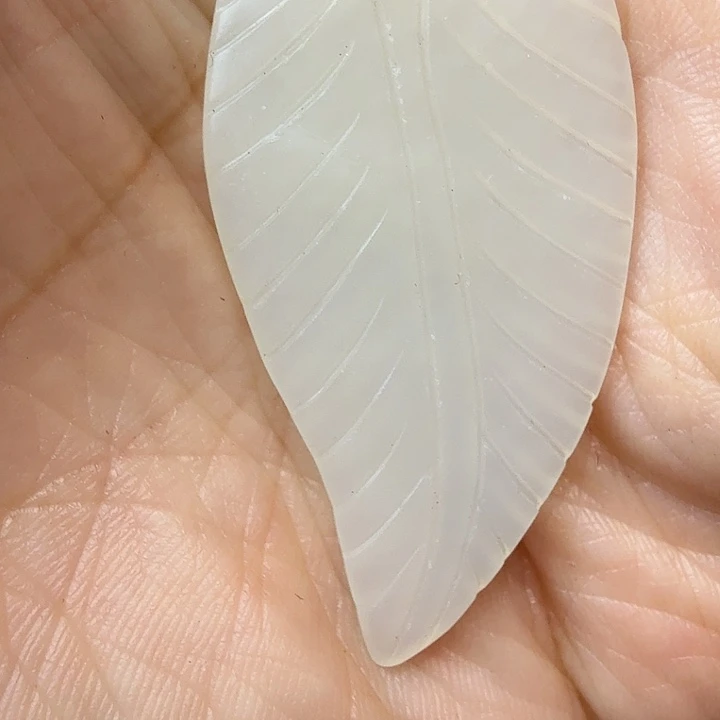和田玉（糖玉）颈饰未镶嵌舒*白色树叶