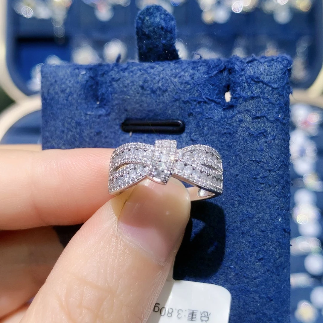 【闪购商品】铂Pt850镶嵌戒托钻石蝴蝶结排戒