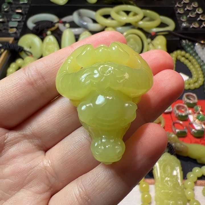 和田玉（黄玉）颈饰未镶嵌