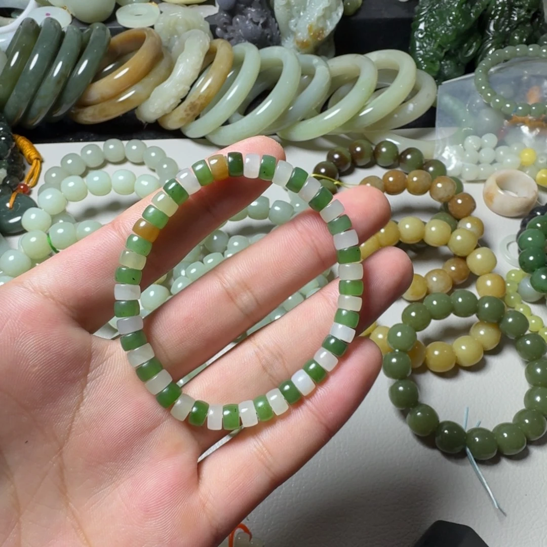 和田玉未镶嵌手串