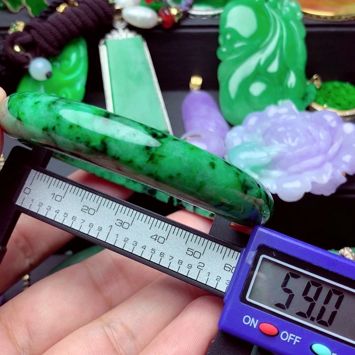 翡翠未镶嵌手镯手镯