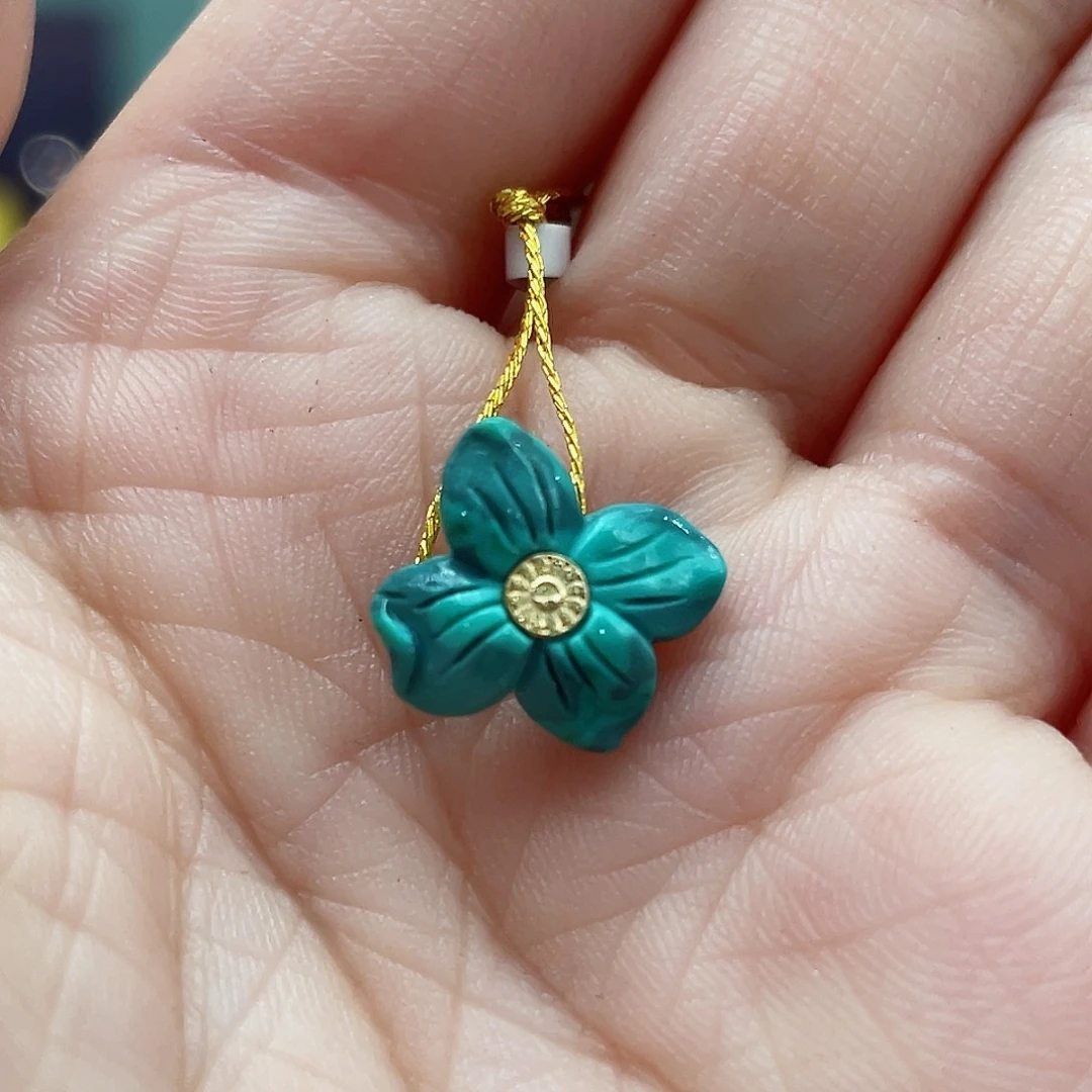 绿松石颈饰未镶嵌