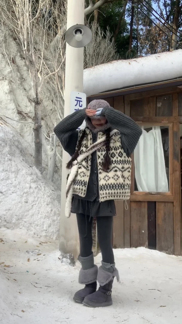 韩系慵懒风宽松复古马甲女秋冬新款灰色针织开衫+半裙休闲三件套