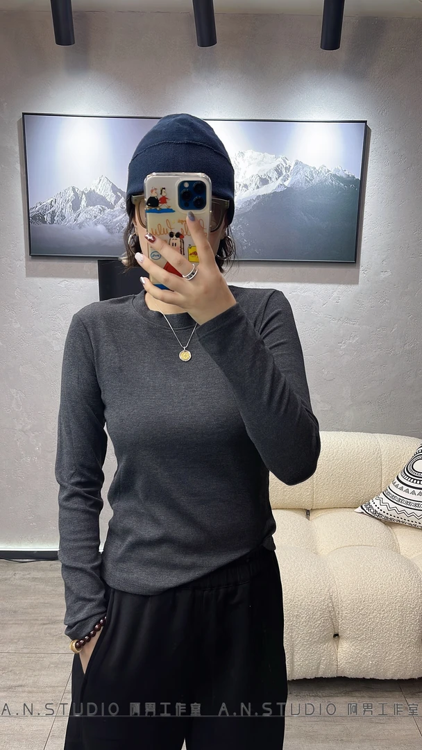 阿男家新款休闲百搭设计字母修身女网红款秋冬季圆领打底长袖T恤