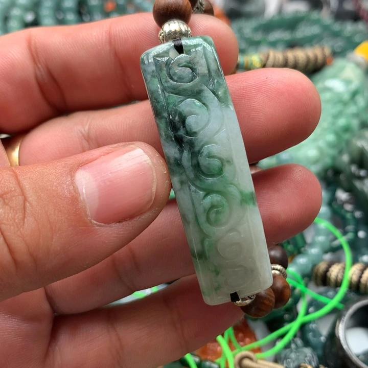 翡翠颈饰未镶嵌保真天然a货翡翠