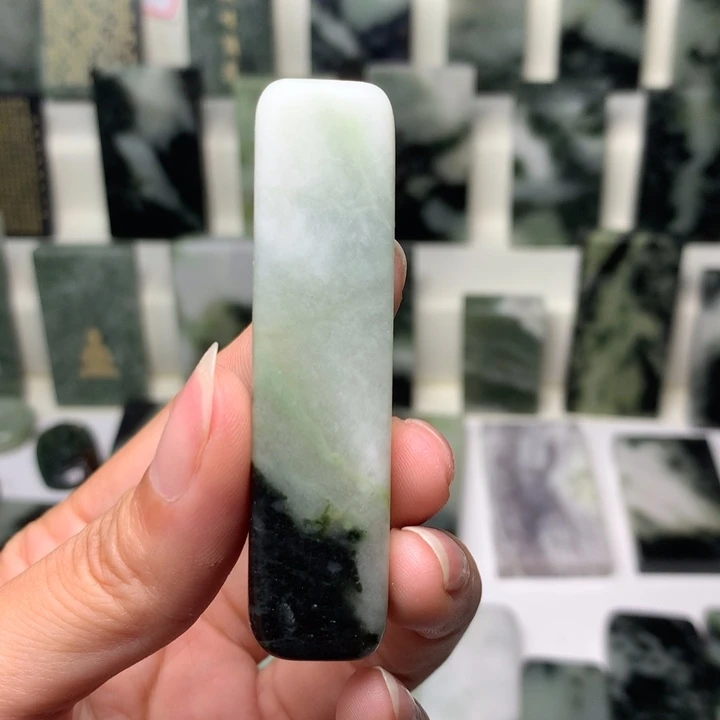 独山玉颈饰未镶嵌小*梁