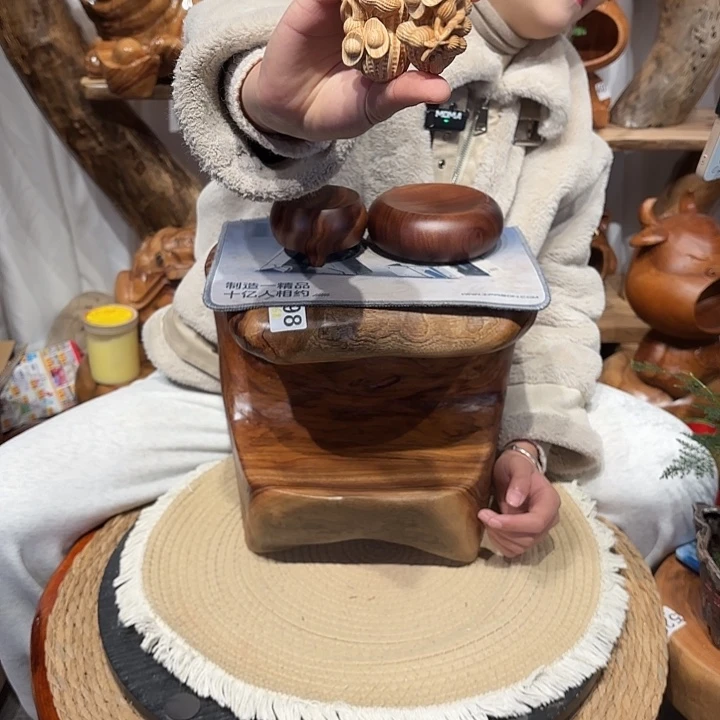 柏木（崖柏）崖柏根雕凳子一物一拍