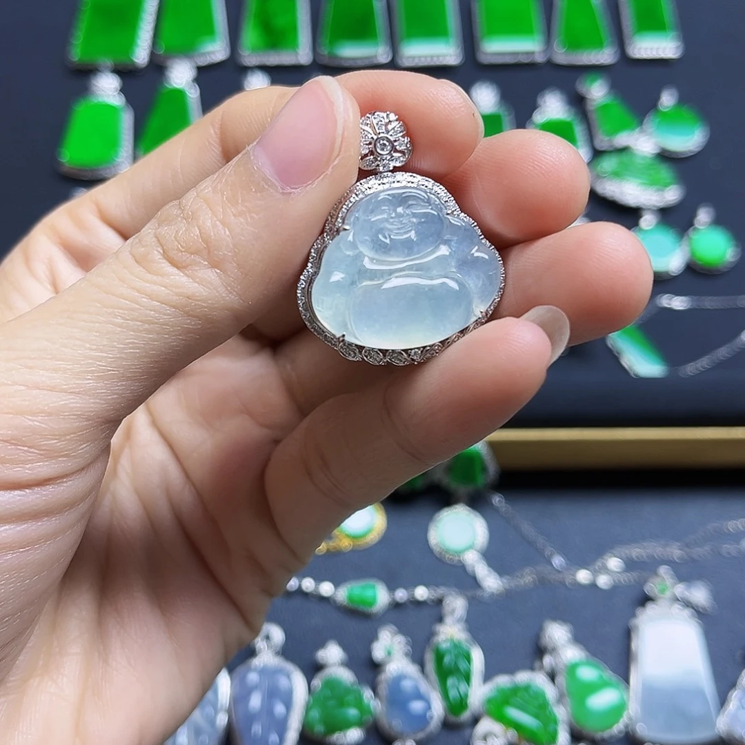 翡翠18K金镶嵌颈饰