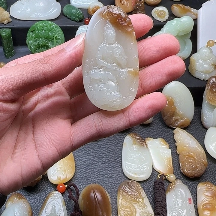 和田玉未镶嵌颈饰