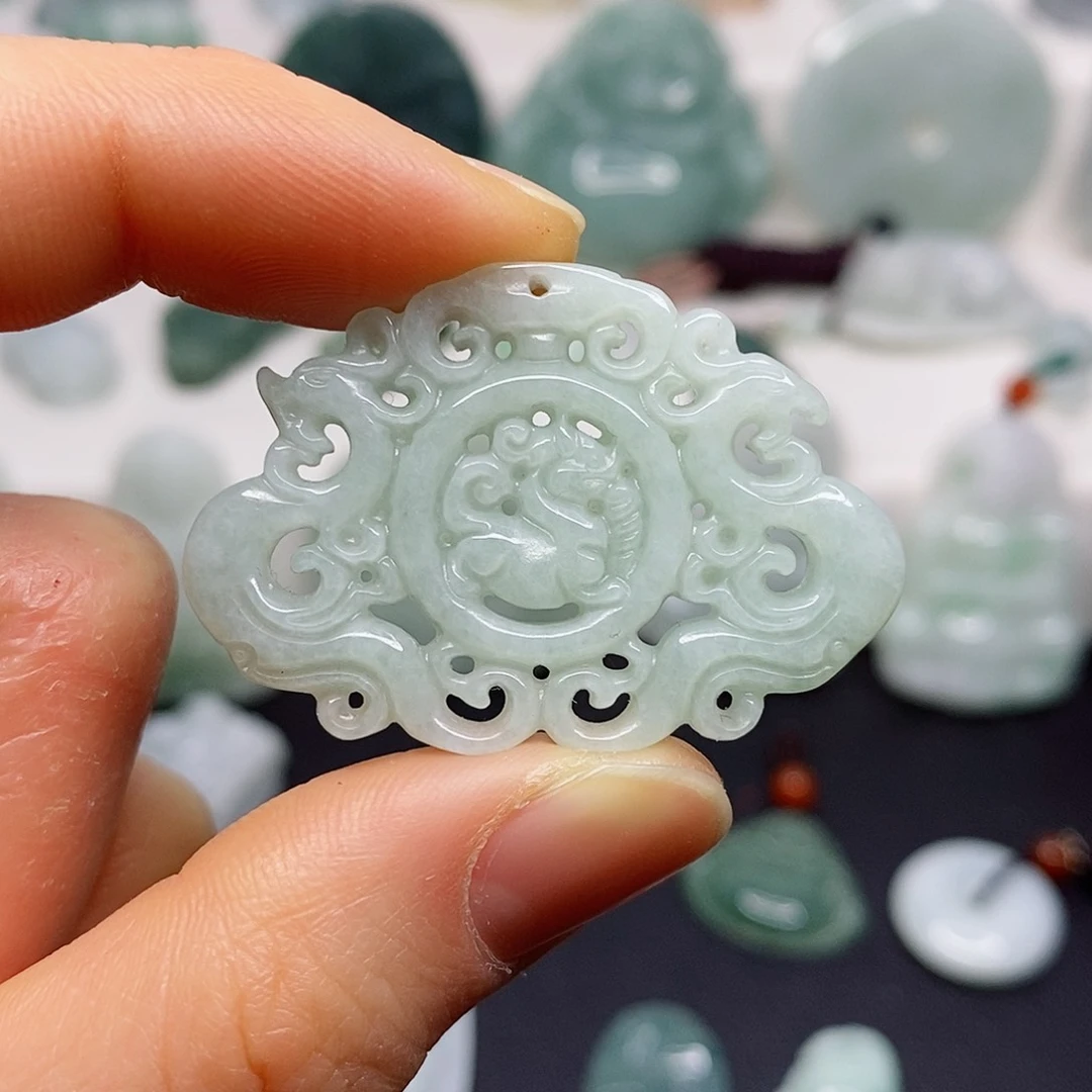 翡翠颈饰未镶嵌吊坠