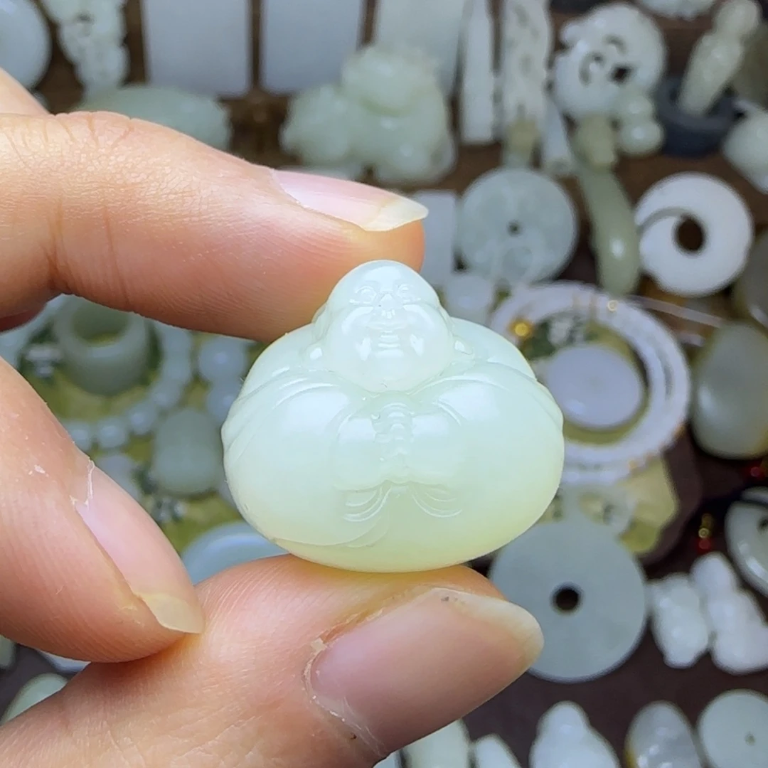 和田玉未镶嵌挂件抱抱佛