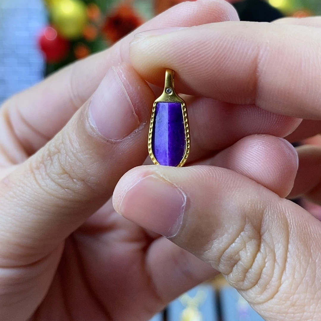 苏纪石（舒俱来）挂坠18K金镶嵌舒俱来吊坠