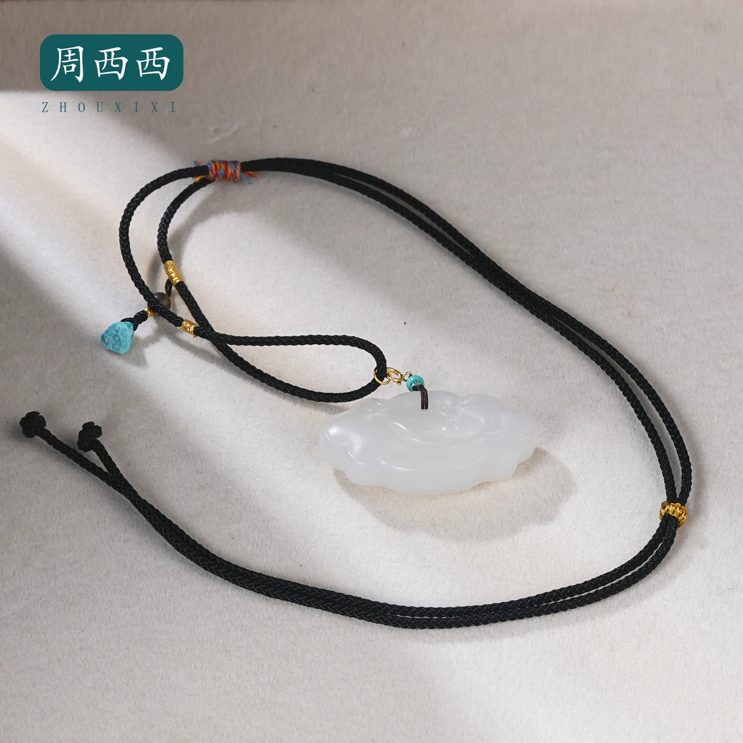 周西西精美18K白玉如意锁项链长2.5*4.1*1.1百搭多样性发货19888