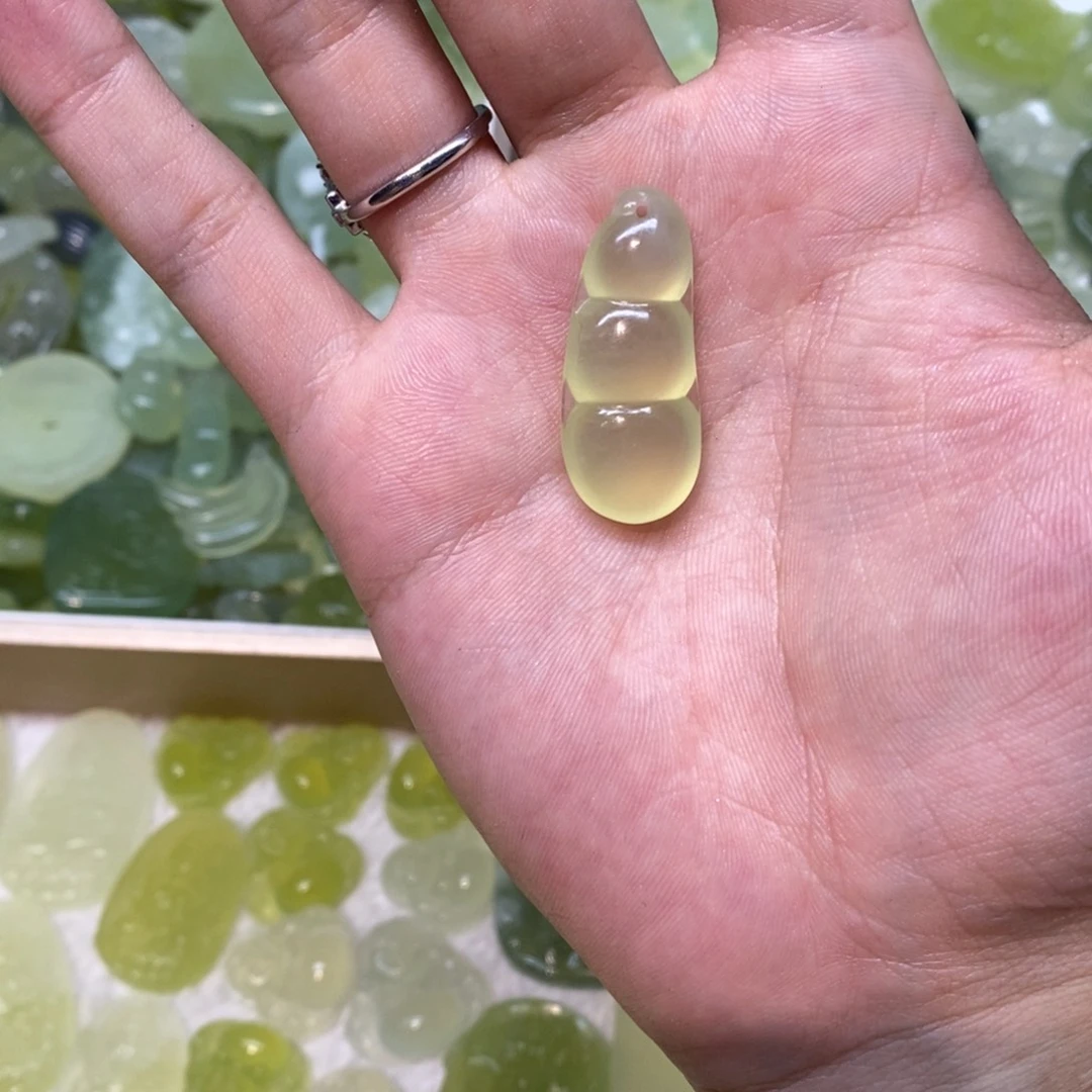 岫玉未镶嵌吊坠(不含链)