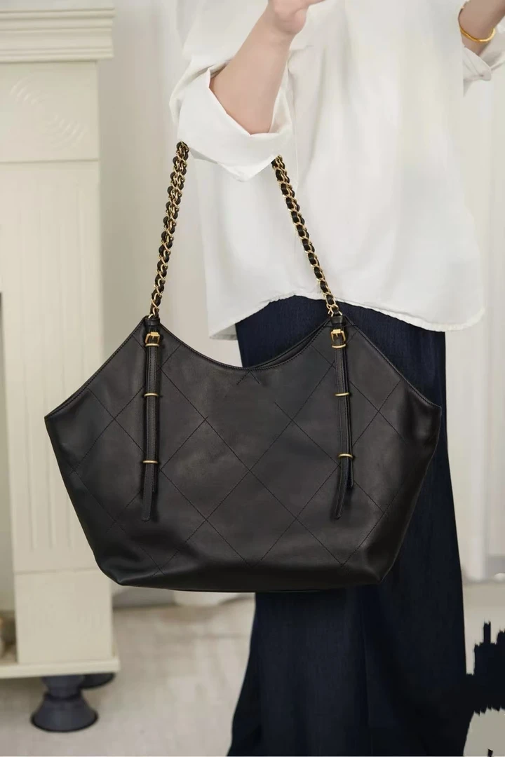 【A332】臭奶奶新款百搭爆款25S hobo黑金蝙蝠包托特包志龙同款小号