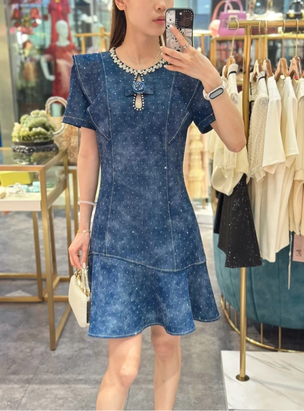 UJIA『高奢水洗牛仔』星空连衣裙重工钉珠烫钻荷叶边女短裙10109