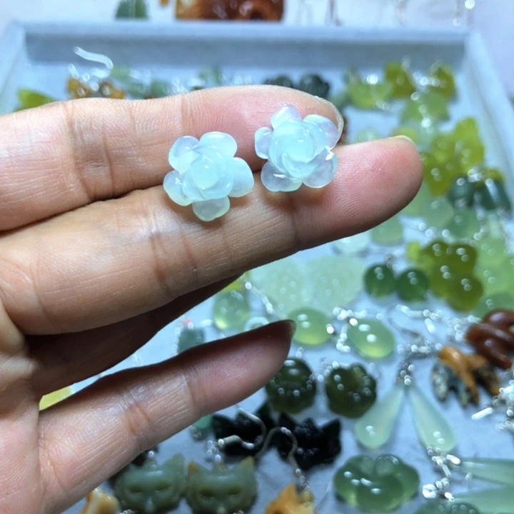 【闪购商品】蛇纹石玉耳环未镶嵌飘*❄