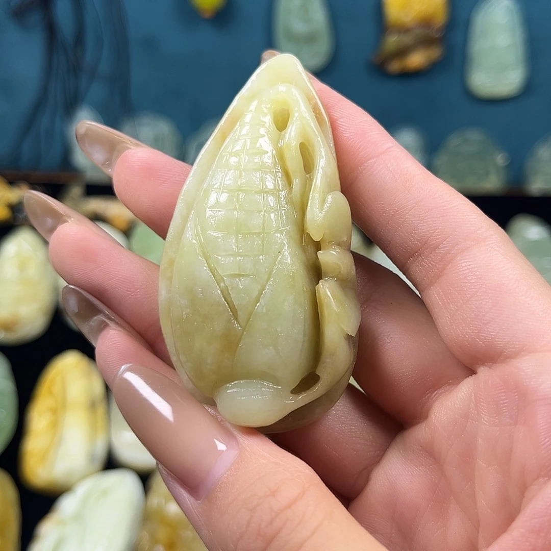 合金蛇纹石玉颈饰