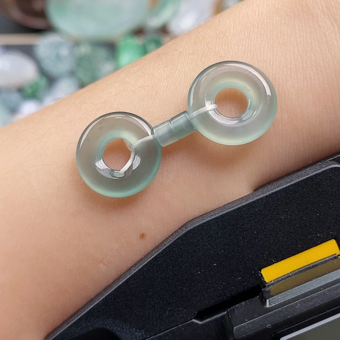 翡翠未镶嵌颈饰甜甜圈