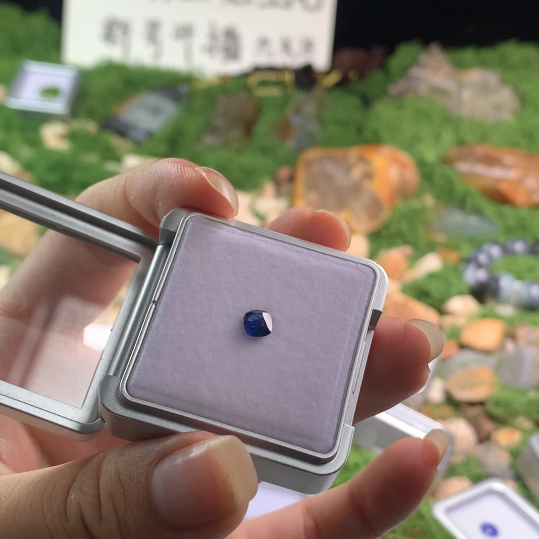 裸石蓝宝石0.54克拉皇家蓝
