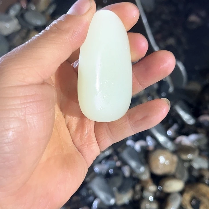 未镶嵌和田玉（糖玉）挂件