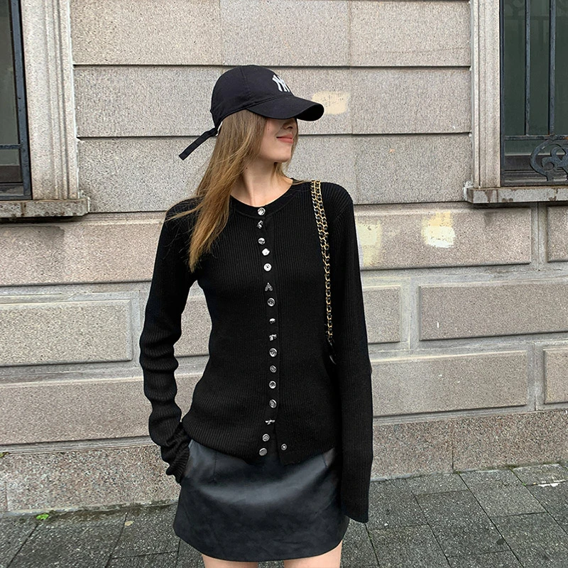 洛边 金属扣重工钉珠长袖针织开衫上衣秋冬新款修身内搭外穿毛衣