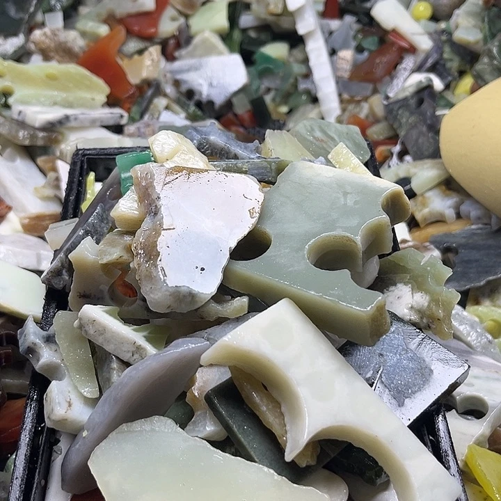 和田玉未镶嵌珠宝奇石送****香