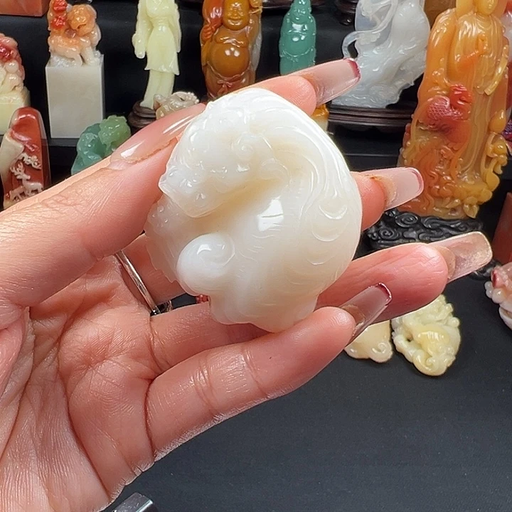 寿山石高山猪油白