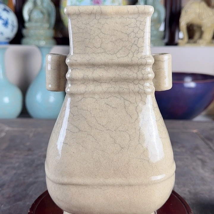 官窑贯耳瓶品相完美