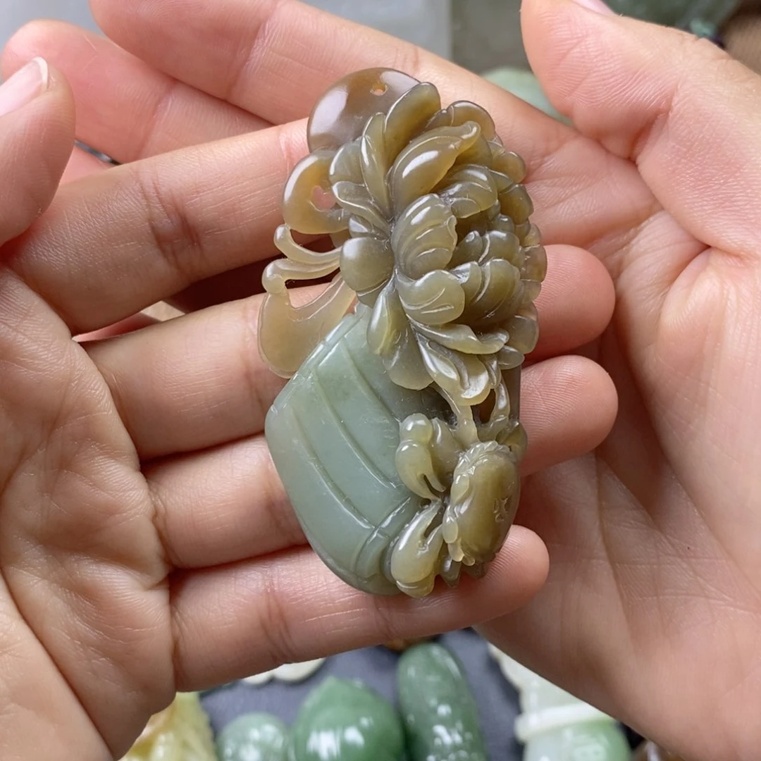 颈饰未镶嵌和田玉