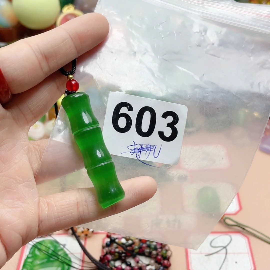 合金颈饰玛瑙/玉髓徽****士