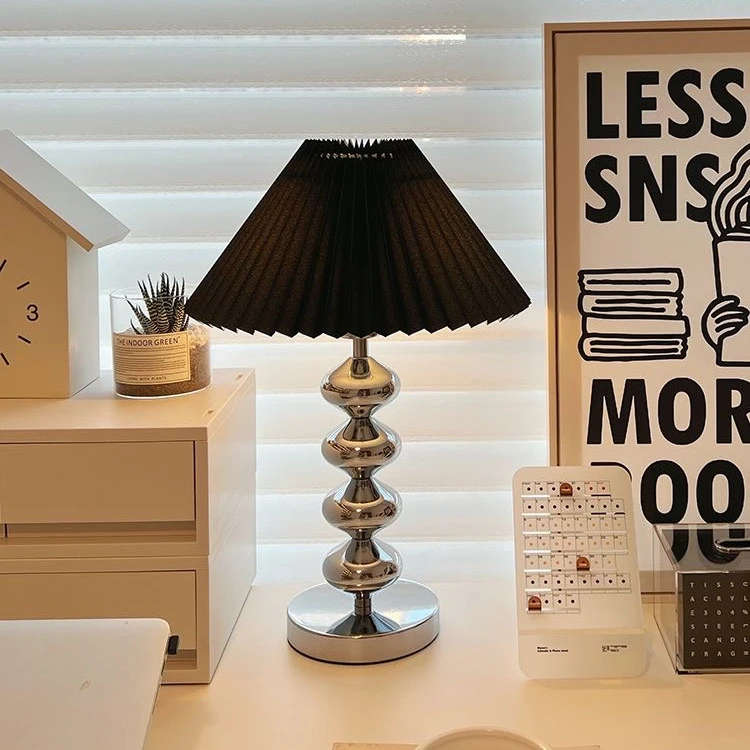 轻奢中古包豪斯百褶台灯ins风卧室床头高级感现代简约装饰台灯