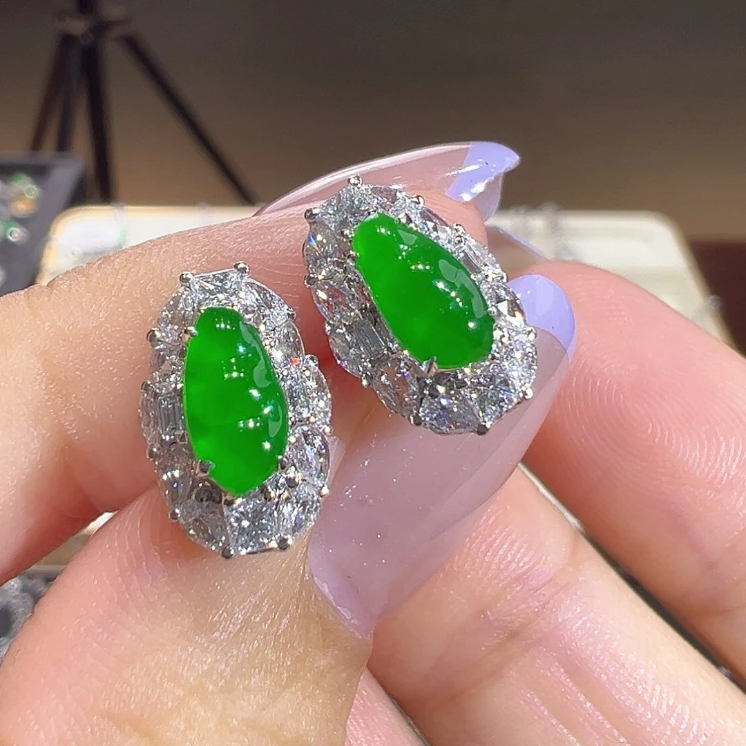 翡翠18K金镶嵌耳钉翡翠