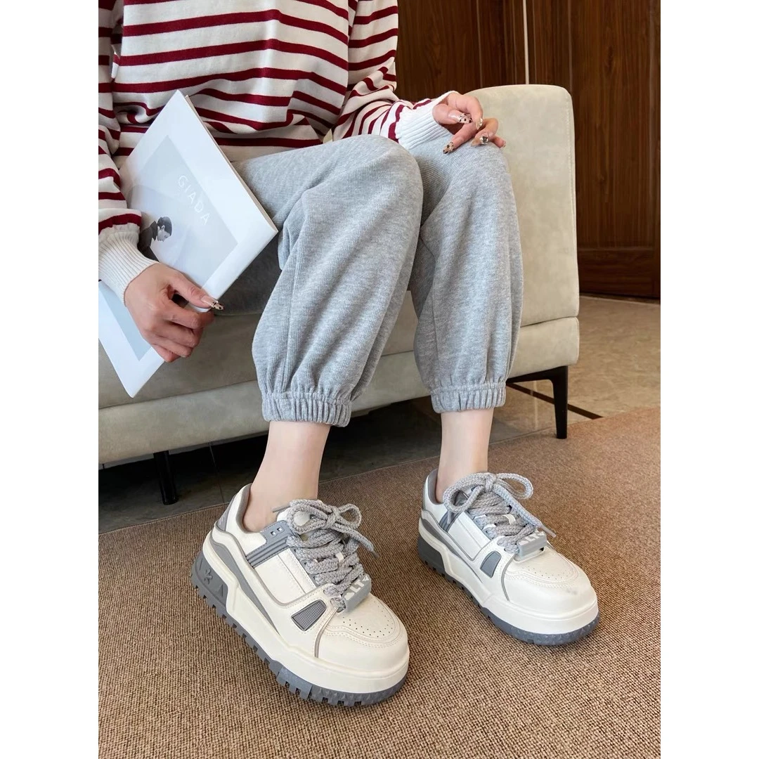 C4237  灰色  新款系带厚底休闲运动鞋 女士板鞋