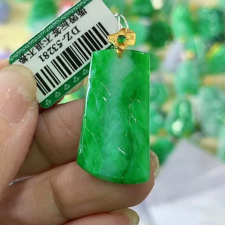 翡翠颈饰18K金镶嵌挂件