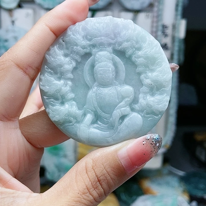 颈饰足铂镶嵌翡翠翡翠
