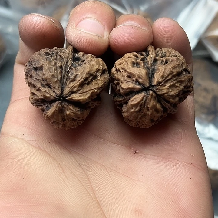 文玩核桃把件46号曼巴三楞33尺